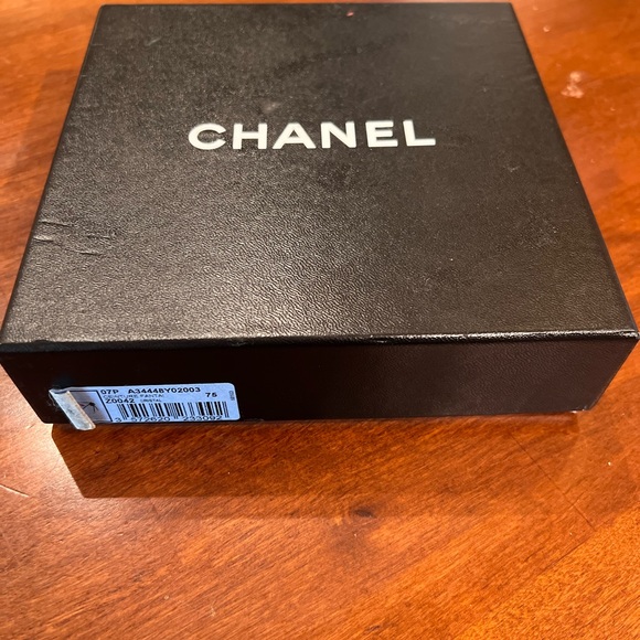 Authentic Chanel Cristal belt. I wore it as a lovely necklace. - Picture 3 of 4